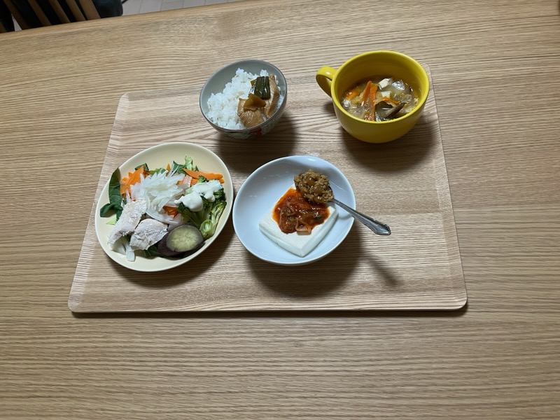 小皿に盛った私の夕ご飯