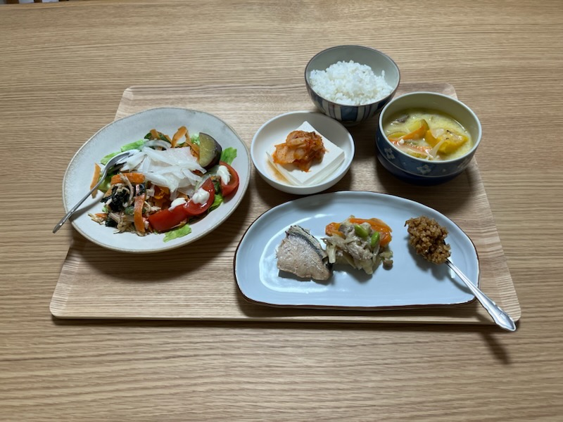 小皿に盛った私の夕ご飯