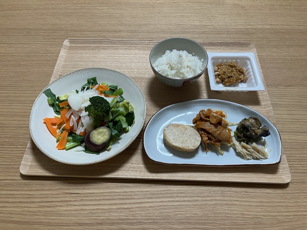 小皿に盛った私の夕ご飯