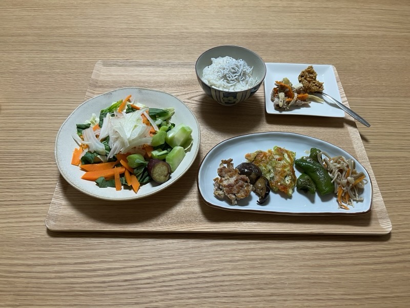 小皿に盛った私の夕ご飯